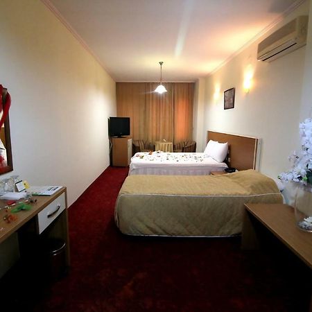 Aykut Palace Otel Iskenderun Bagian luar foto