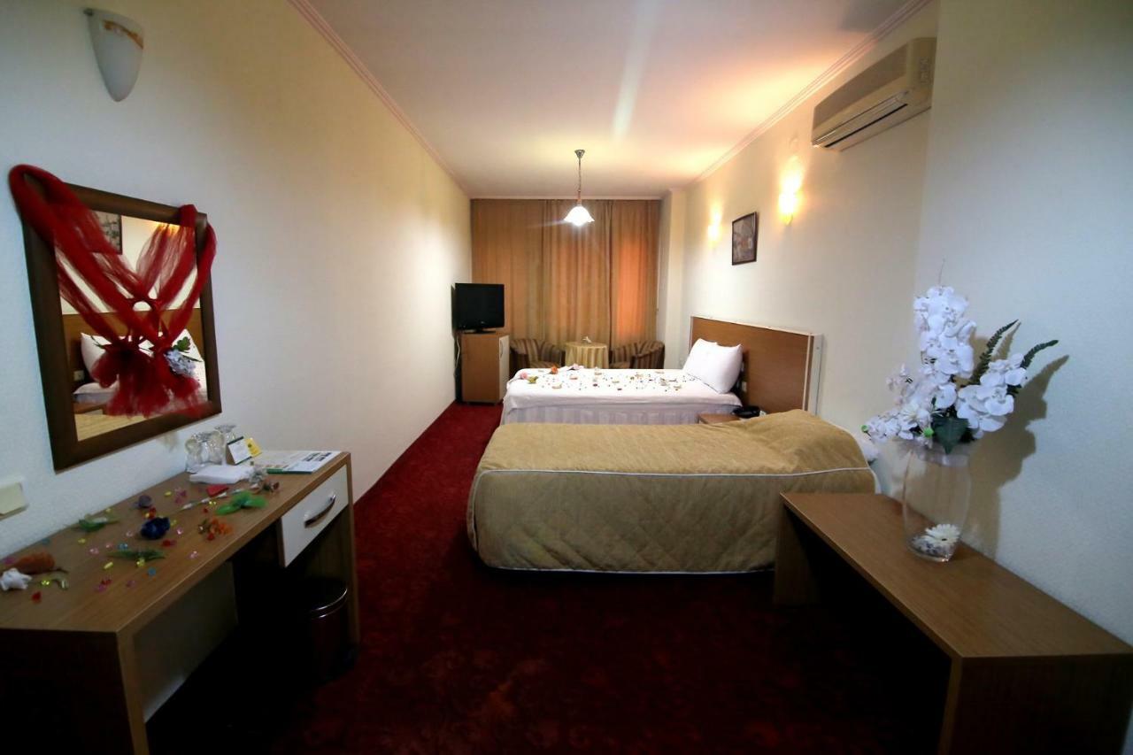 Aykut Palace Otel Iskenderun Bagian luar foto