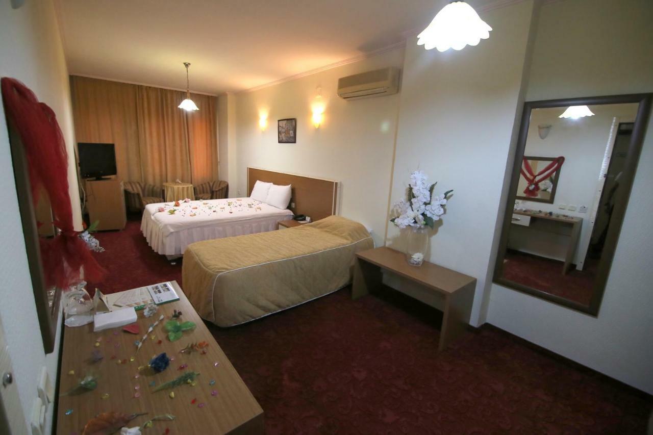 Aykut Palace Otel Iskenderun Bagian luar foto