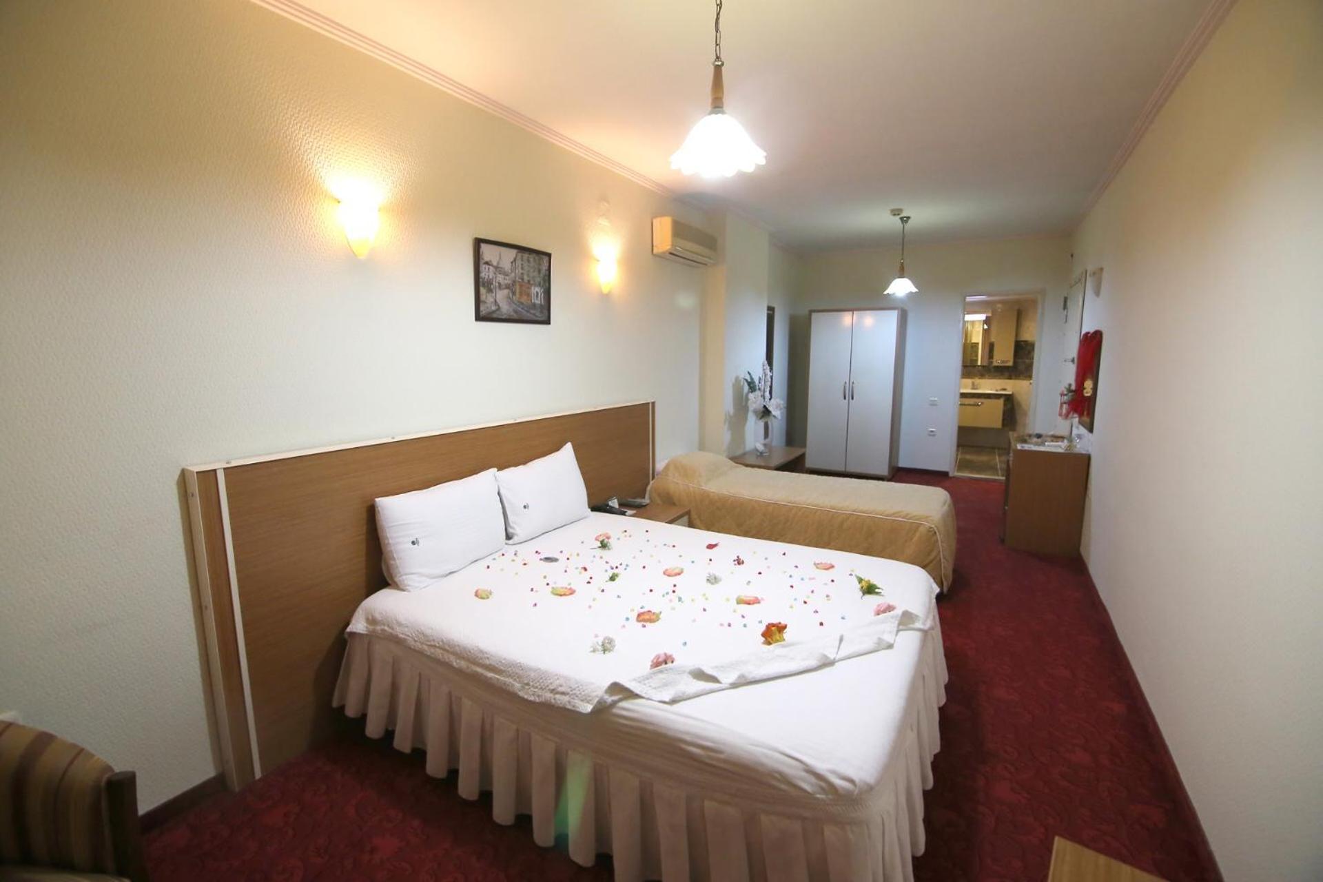 Aykut Palace Otel Iskenderun Bagian luar foto